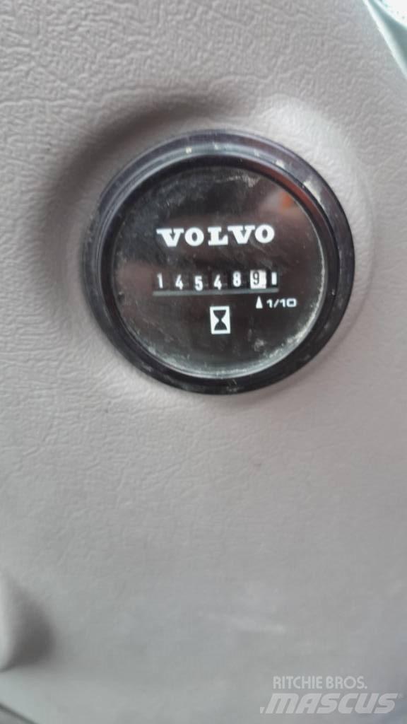 Volvo EC 300 D L 大型油圧ショベル12t以上（パワーショベル・ユンボ）