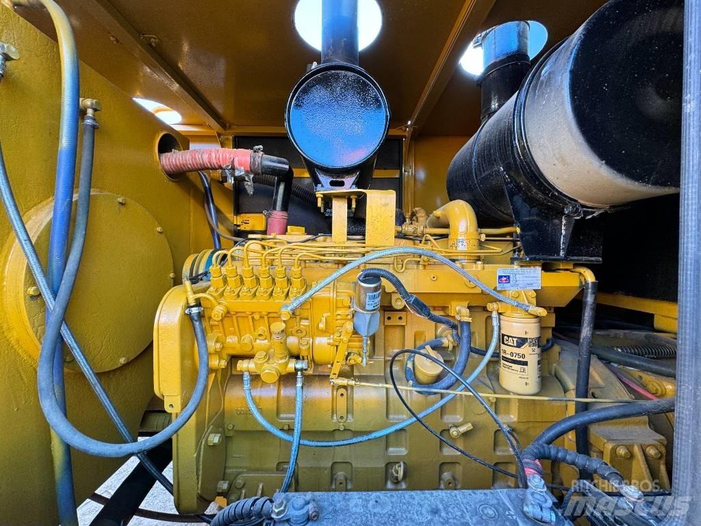 CAT 140 H モーターグレーダー