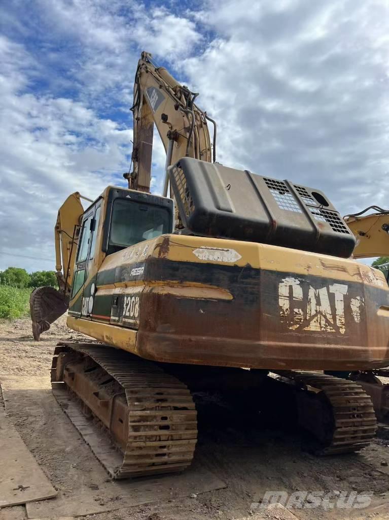 CAT 320BL 大型油圧ショベル12t以上（パワーショベル・ユンボ）