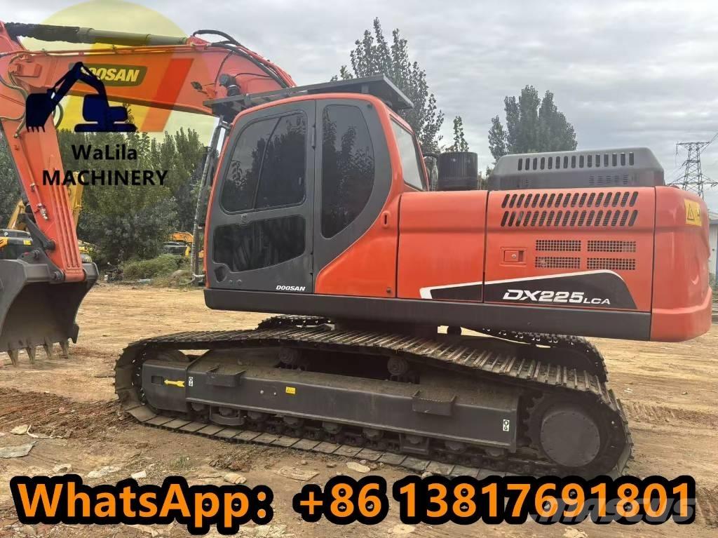 Doosan DX 225 LCA 大型油圧ショベル12t以上（パワーショベル・ユンボ）