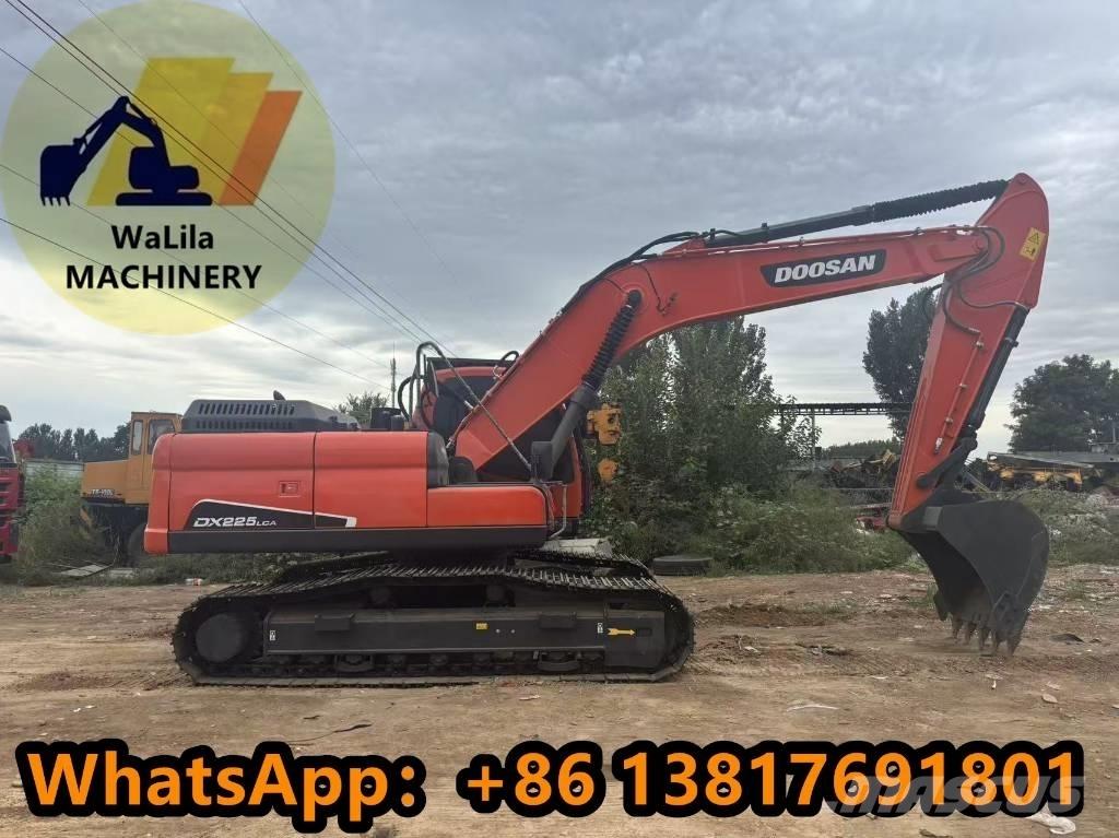 Doosan DX 225 LCA 大型油圧ショベル12t以上（パワーショベル・ユンボ）