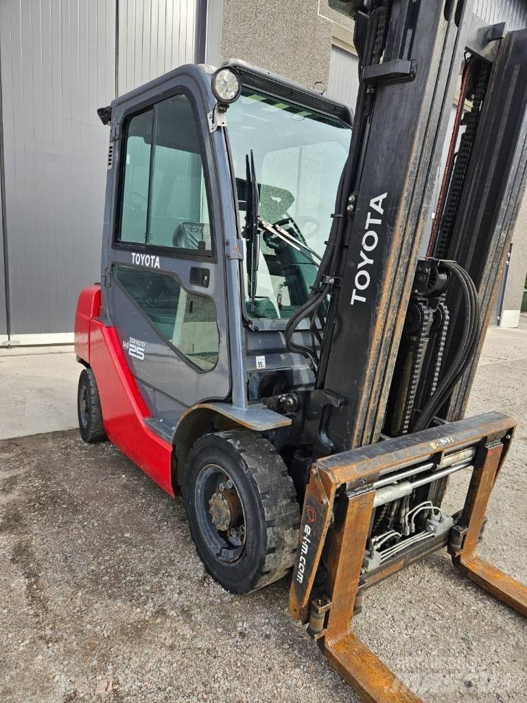 Toyota 02-8 FDF 25 ディーゼル・軽油