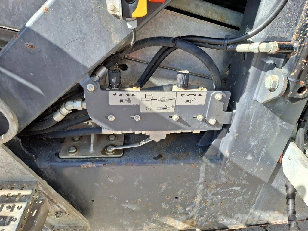 Metso ST 2.8 自走式スクリーン