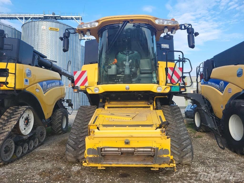 New Holland CR 9090 コンバイン