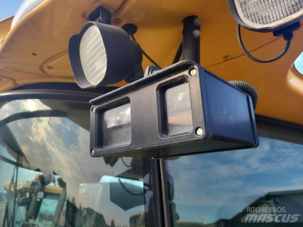 New Holland CR 9090 コンバイン