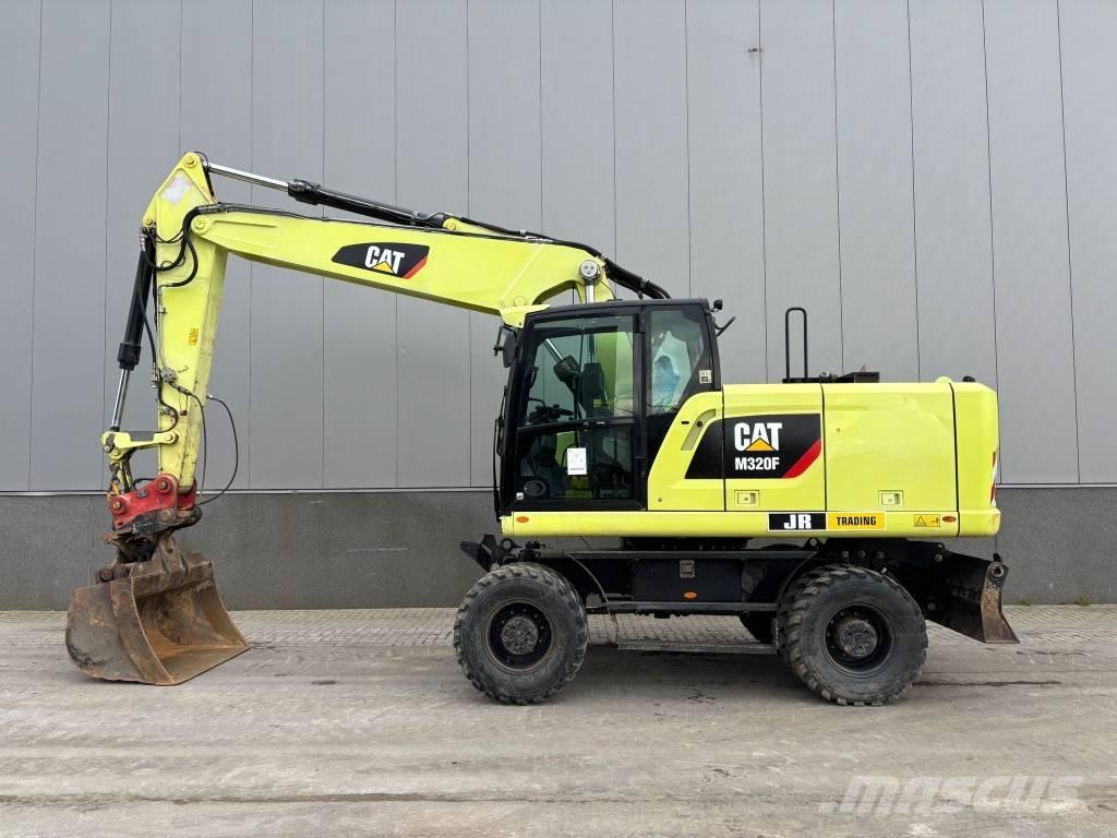 CAT M 320 F ホイール式油圧ショベル（パワーショベル・ユンボ・バックホー）