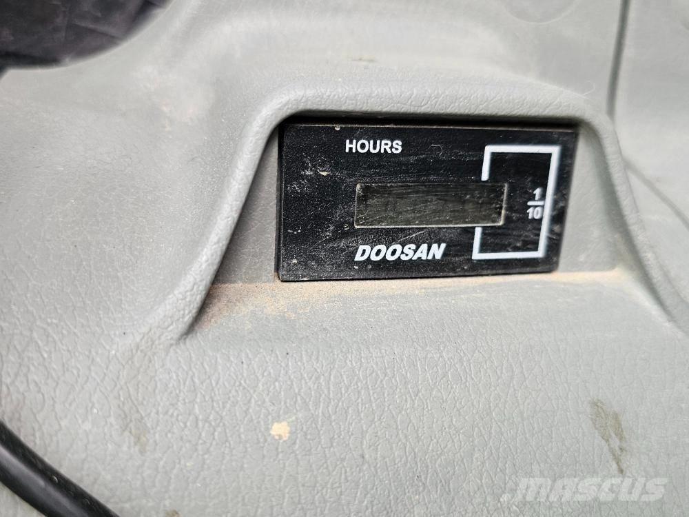 Doosan DX 300 LC-5 大型油圧ショベル12t以上（パワーショベル・ユンボ）