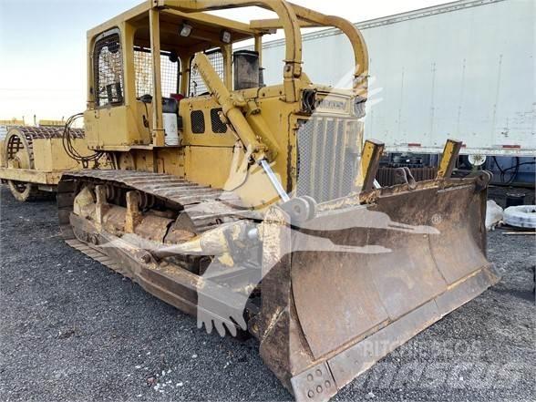 Komatsu D65E-6 ブルドーザー