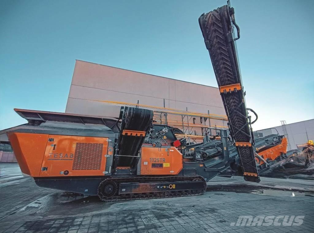 Tesab 1125TR 自走式クラッシャー