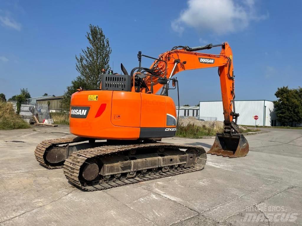 Doosan DX 235 LCR-5 大型油圧ショベル12t以上（パワーショベル・ユンボ）