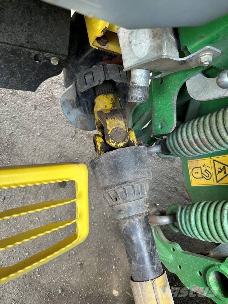 John Deere 8600 自走式フォレージハーベスター