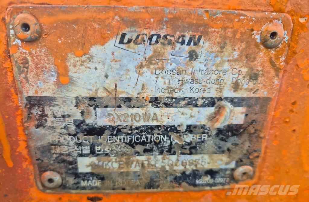 Doosan DX 210 WA ホイール式油圧ショベル（パワーショベル・ユンボ・バックホー）
