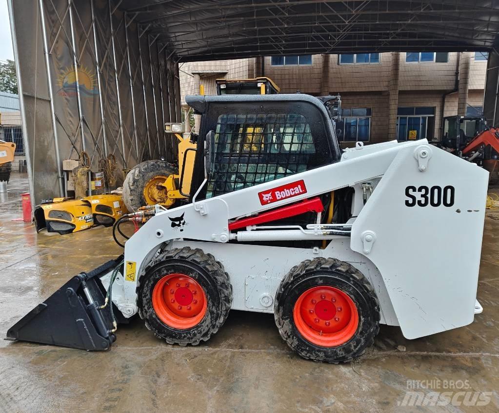 Bobcat S 300 スキッドステアローダー
