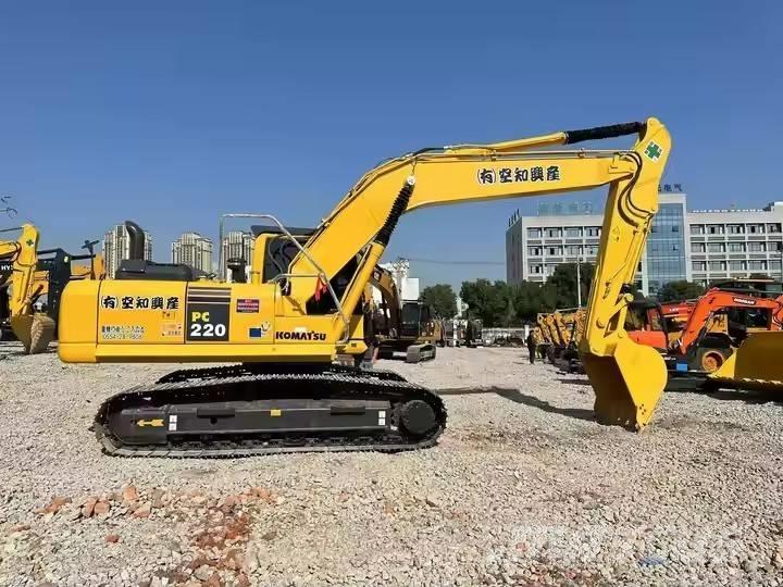 Komatsu PC 220 大型油圧ショベル12t以上（パワーショベル・ユンボ）
