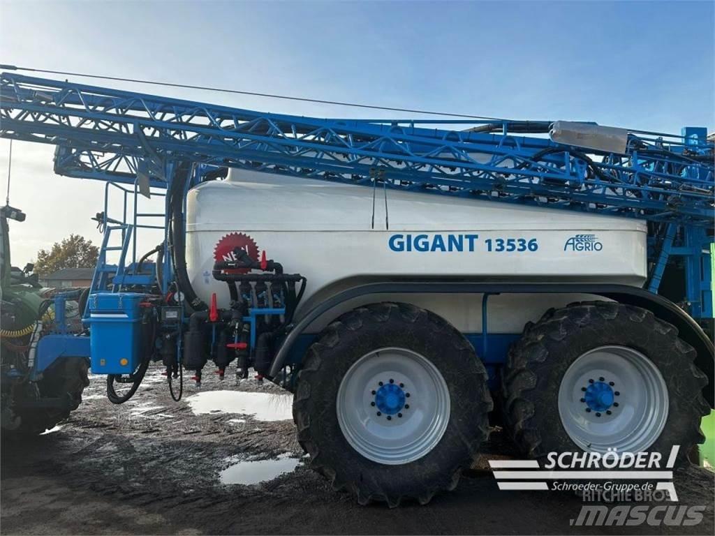 Agrio GIGANT 13500 牽引型スプレイヤー