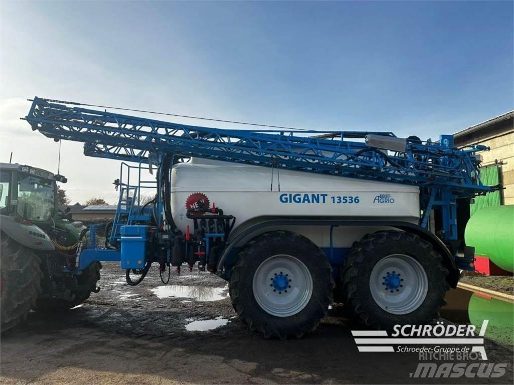 Agrio GIGANT 13500 牽引型スプレイヤー