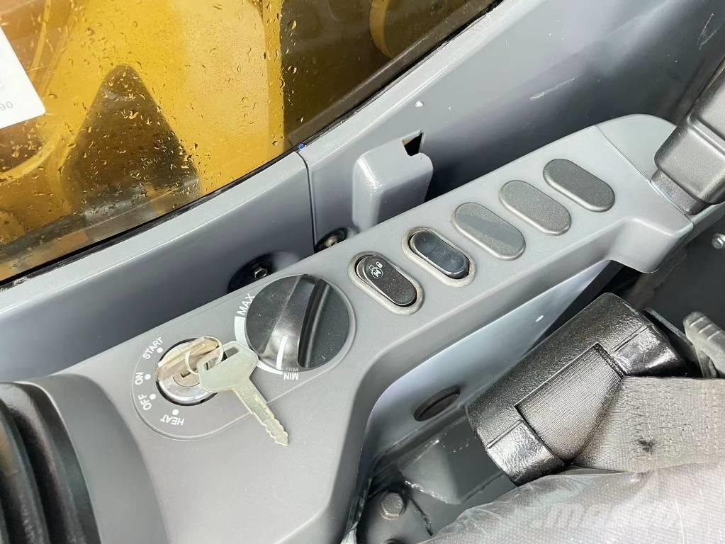 Komatsu PC 240 LC-8 大型油圧ショベル12t以上（パワーショベル・ユンボ）