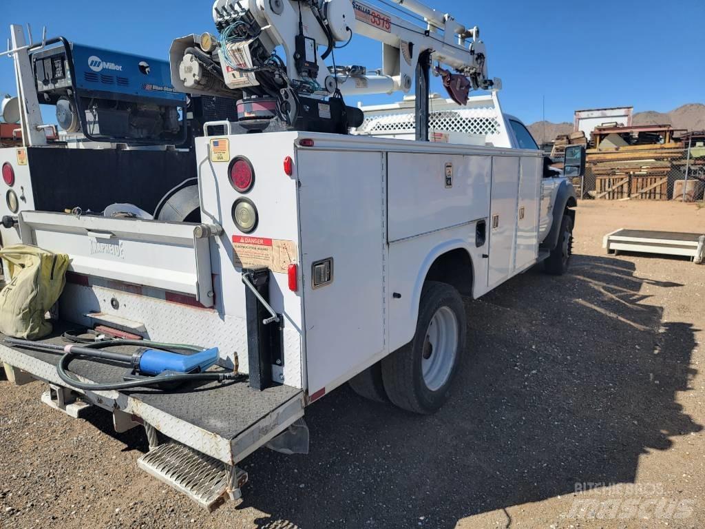 Ford F 550 XL 多目的／汎用車両