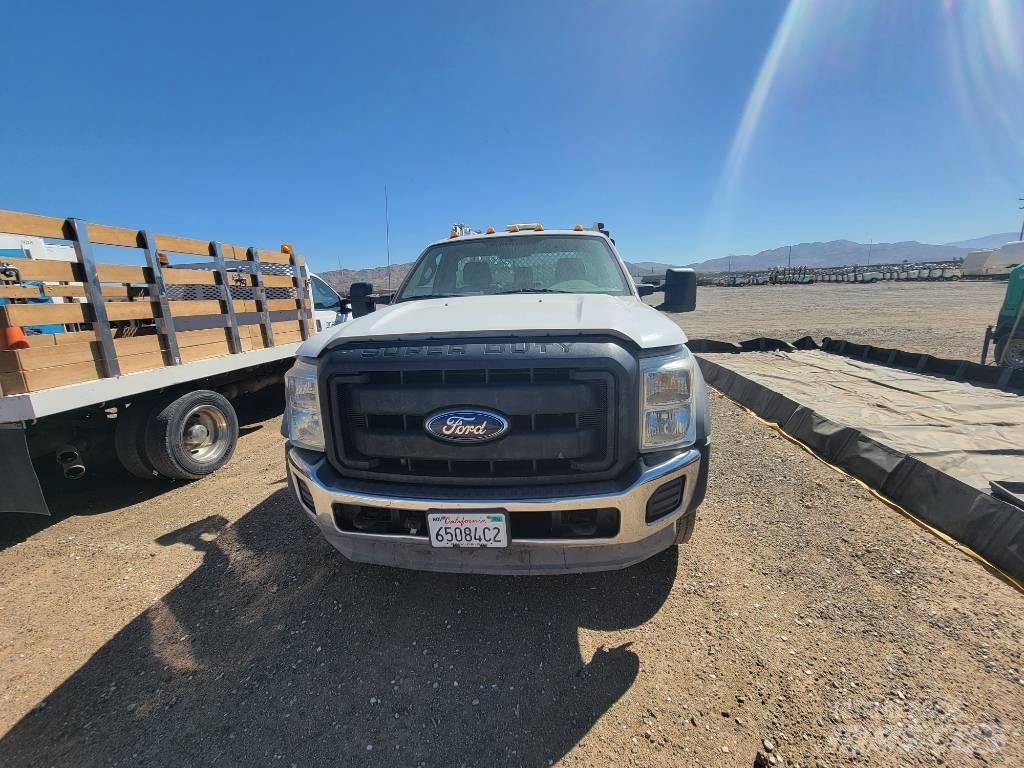 Ford F 550 XL 多目的／汎用車両