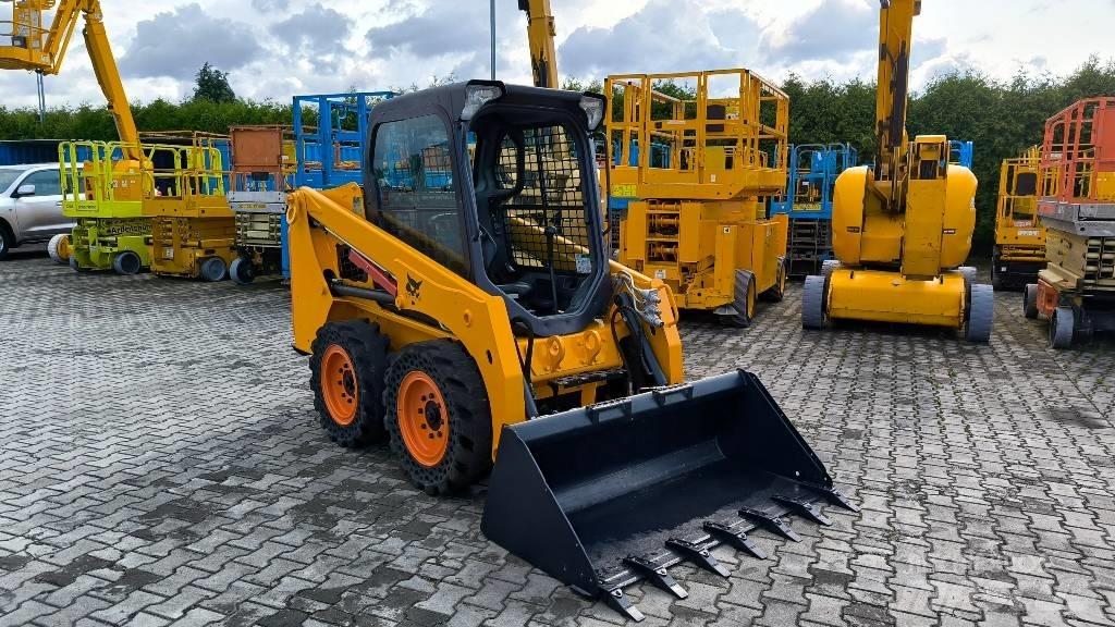 Bobcat S 450 スキッドステアローダー