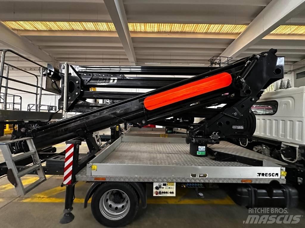 Socage 28 metri トラック高所作業車