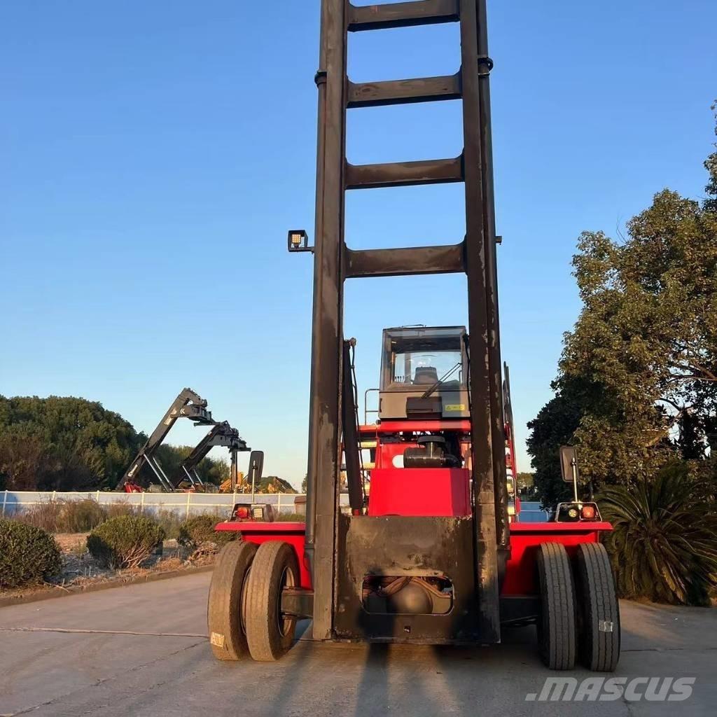 Kalmar DCE 80-45 E7 テレスコーピックハンドラー