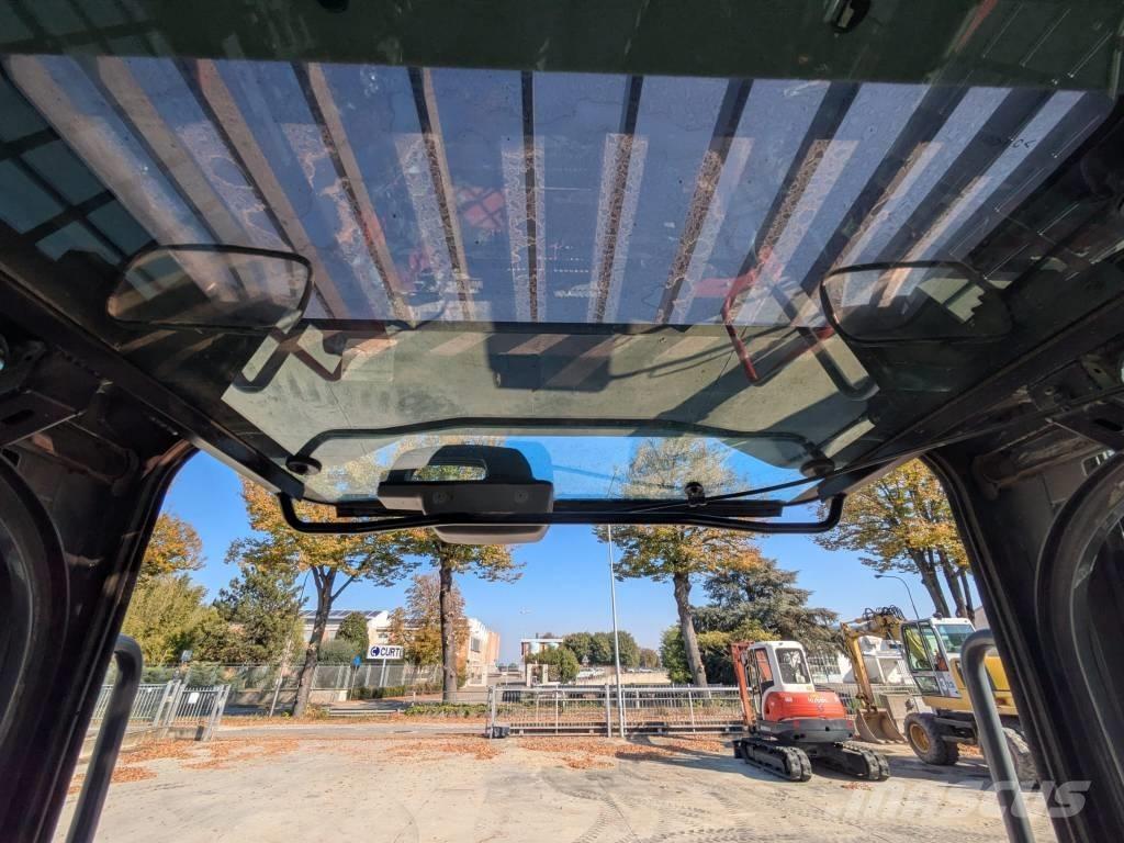 Takeuchi TL10v2 スキッドステアローダー