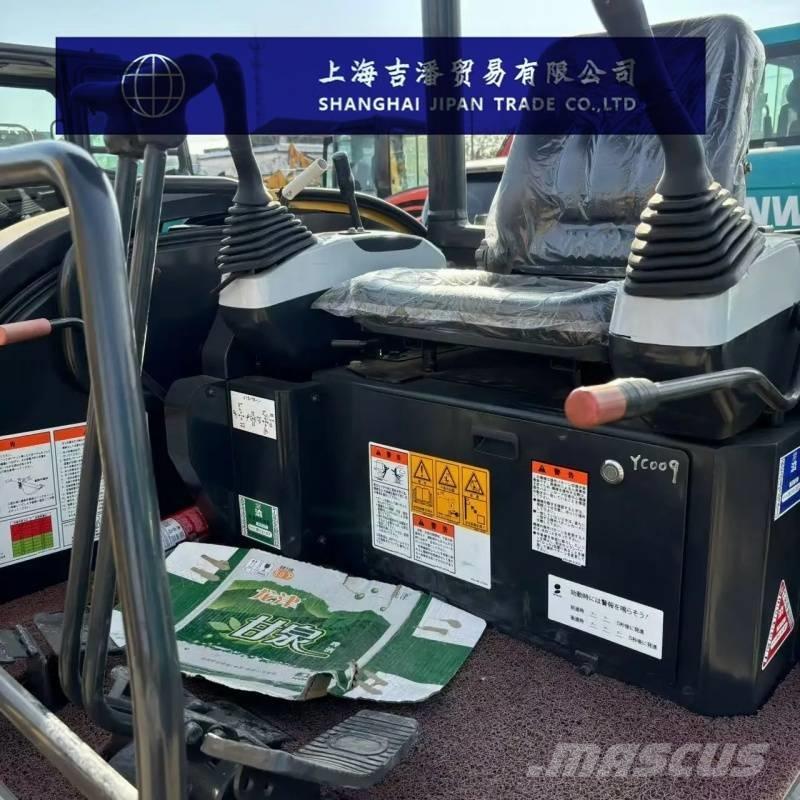 Komatsu PC 30 ミニ油圧ショベル 7t以下（ミニユンボ・ミニディガー）