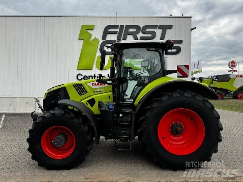 CLAAS AXION 870 トラクター