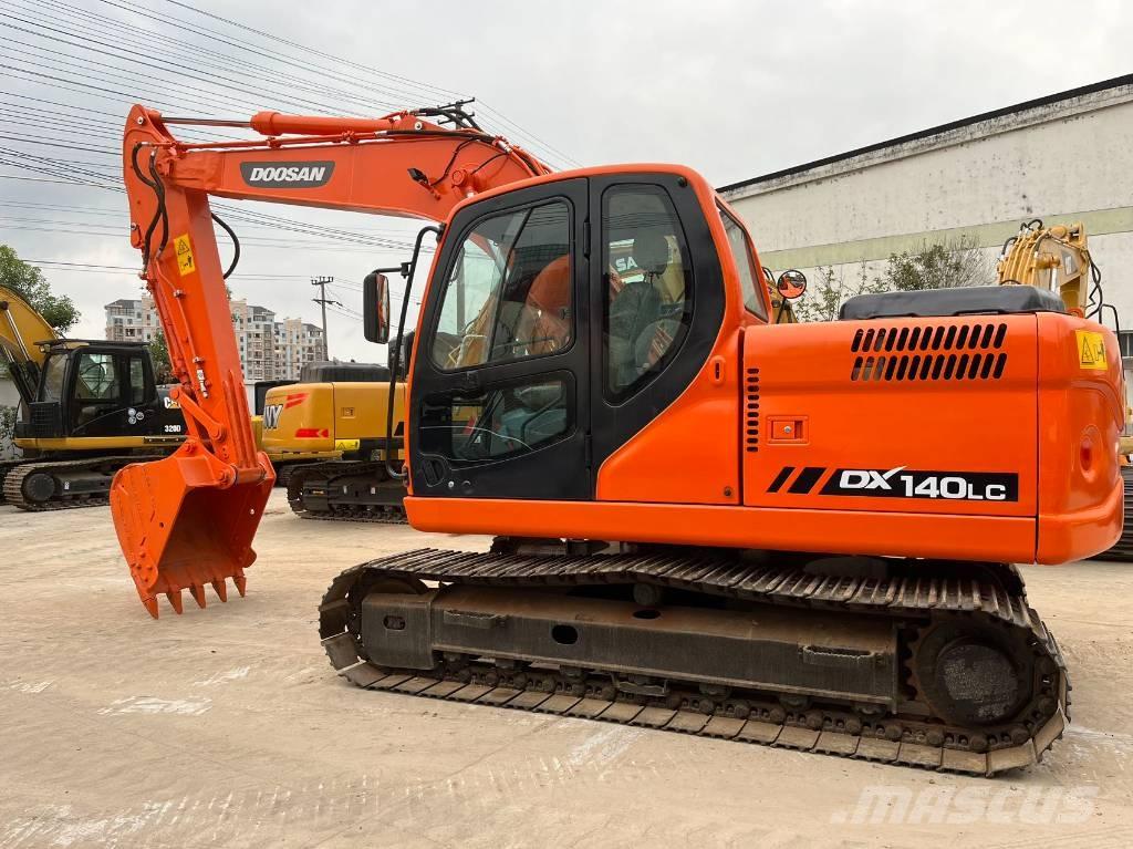 Doosan DX 140 LC 大型油圧ショベル12t以上（パワーショベル・ユンボ）