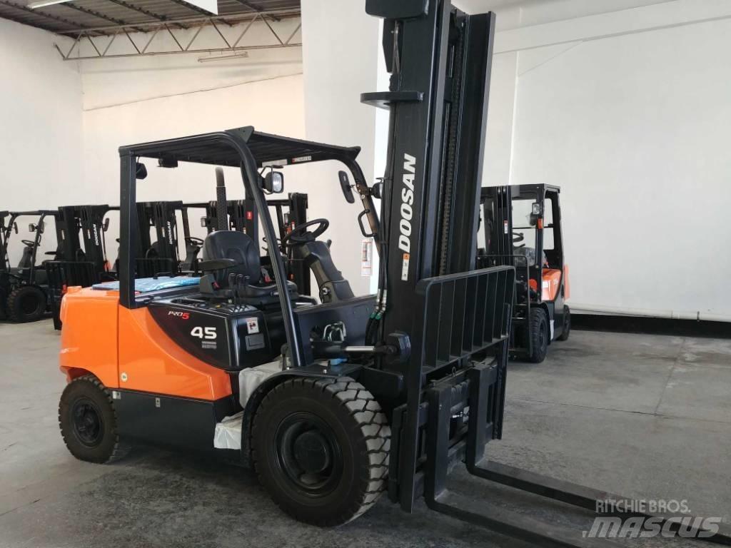 Doosan D45 SC-5 ディーゼル・軽油