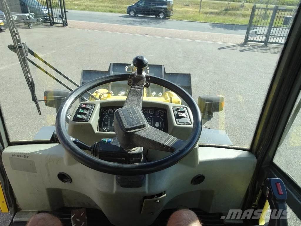 Komatsu WA65-3 ホイールローダー・タイヤショベル