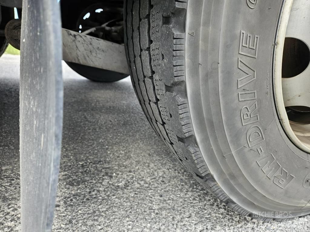 Mercedes-Benz Econic タンカートラック