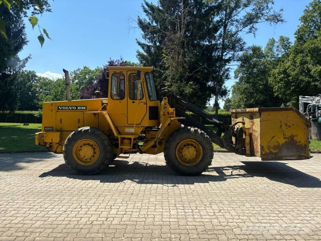 Volvo BM 4300 ホイールローダー・タイヤショベル