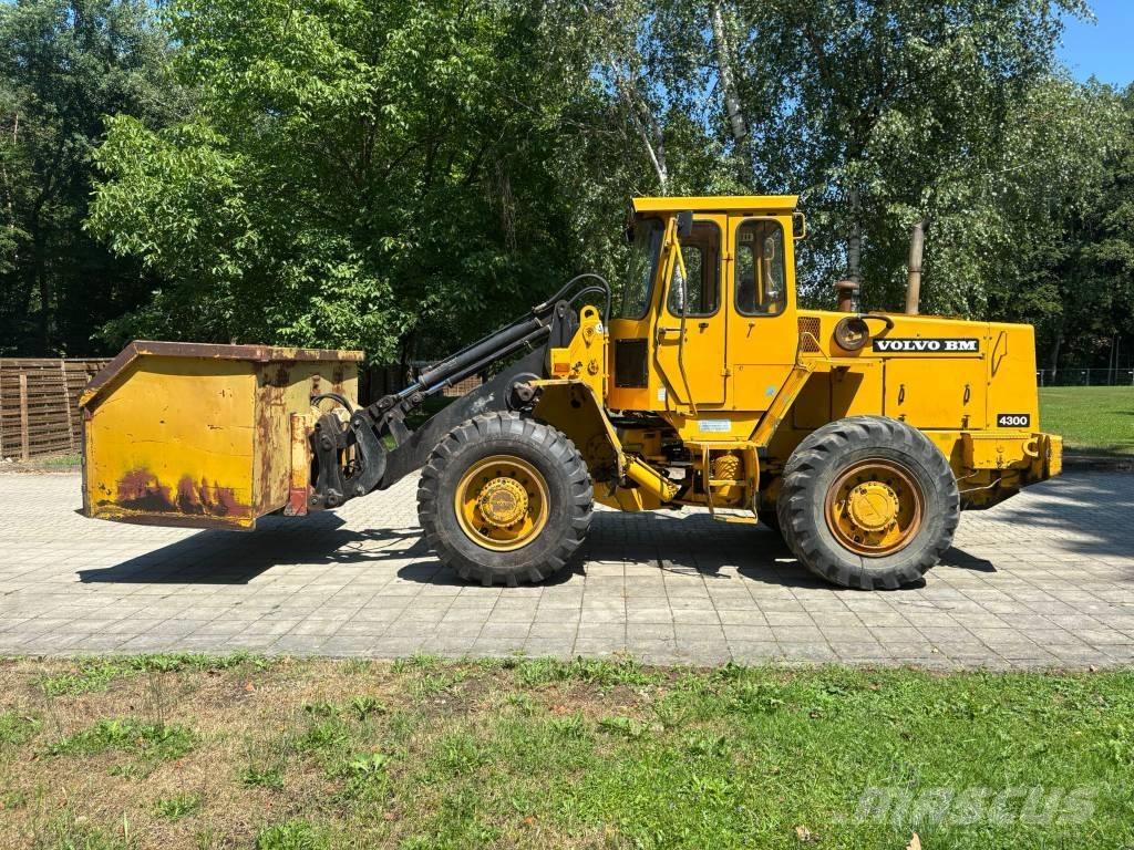 Volvo BM 4300 ホイールローダー・タイヤショベル