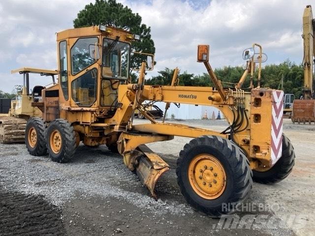 Komatsu GD 405 A-2 モーターグレーダー