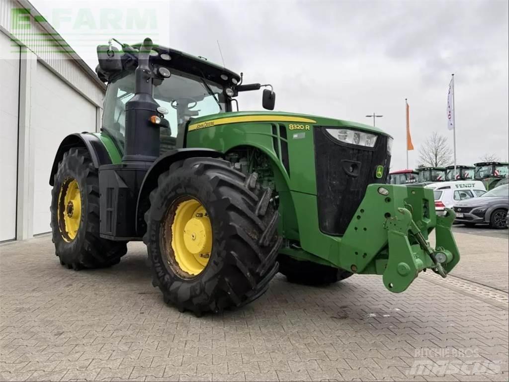 John Deere 8320 r トラクター