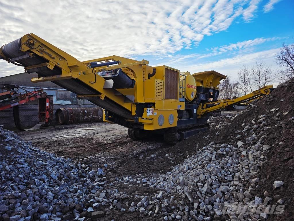 Keestrack B 3 自走式クラッシャー