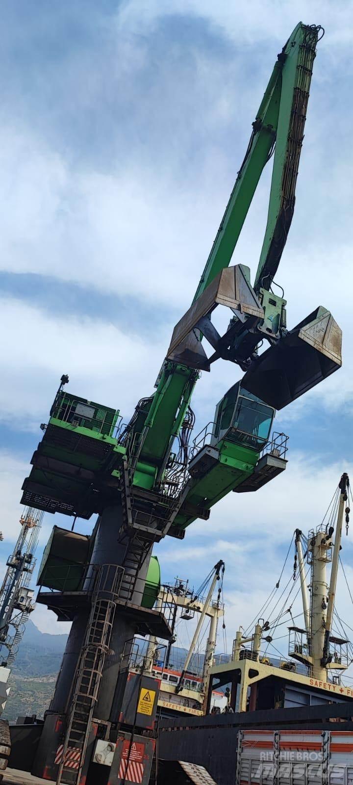 Sennebogen 880 廃棄物／工業産廃処理機
