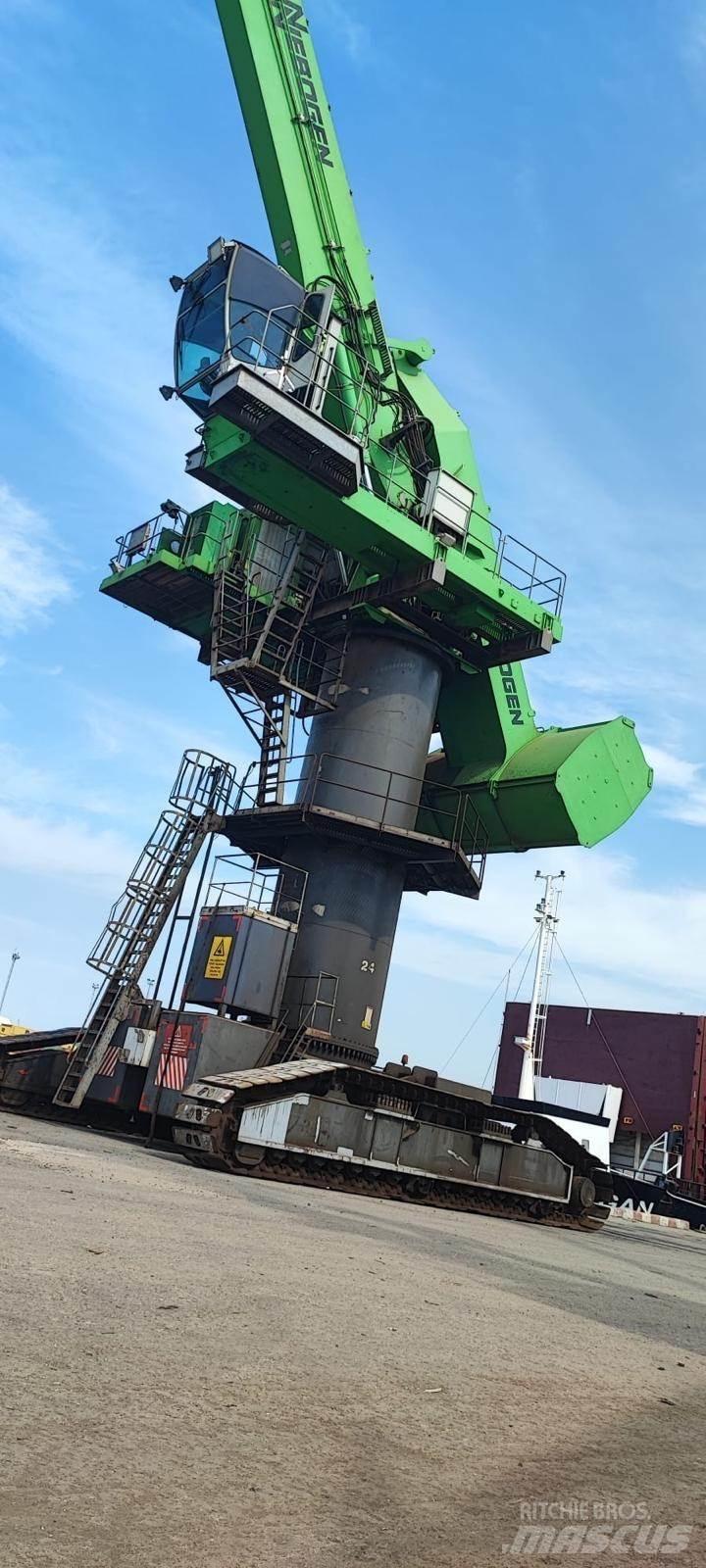 Sennebogen 880 廃棄物／工業産廃処理機