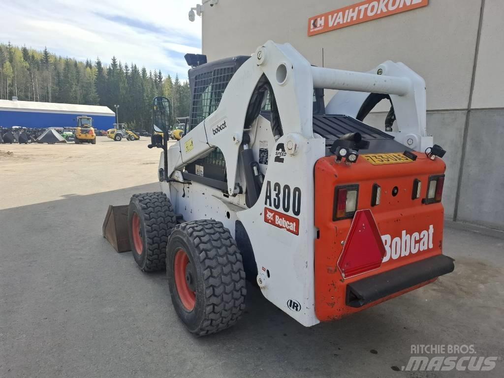 Bobcat A 300 スキッドステアローダー
