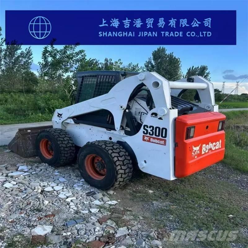 Bobcat S 300 スキッドステアローダー