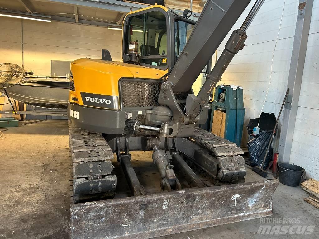 Volvo ECR 88 D 中型油圧ショベル 7ｔ-12ｔ（ユンボ・パワーショベル・バックホー）