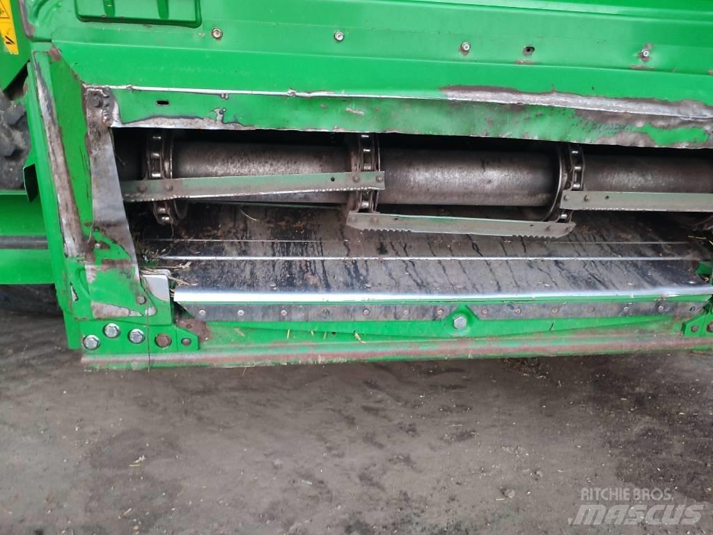 John Deere T 670 i コンバイン