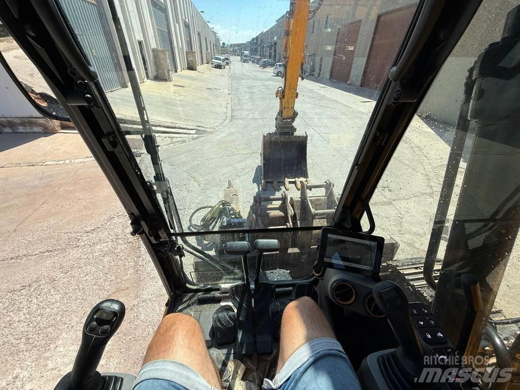 JCB 131 X LCD 大型油圧ショベル12t以上（パワーショベル・ユンボ）