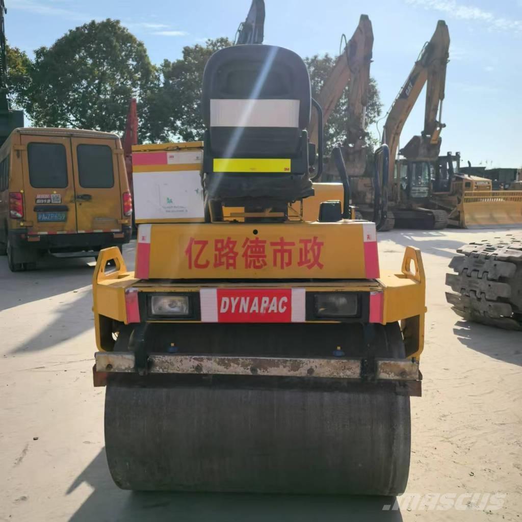 Dynapac CC 142 タンデムローラ