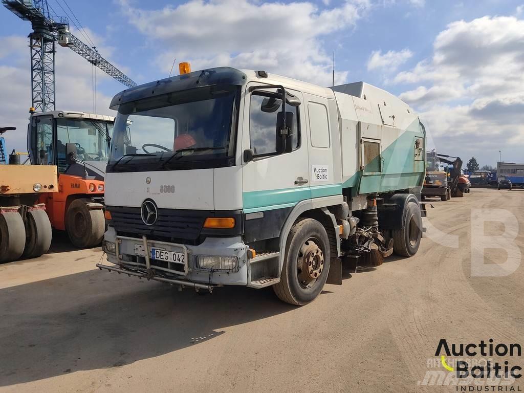 Mercedes-Benz 1517 路面清掃機