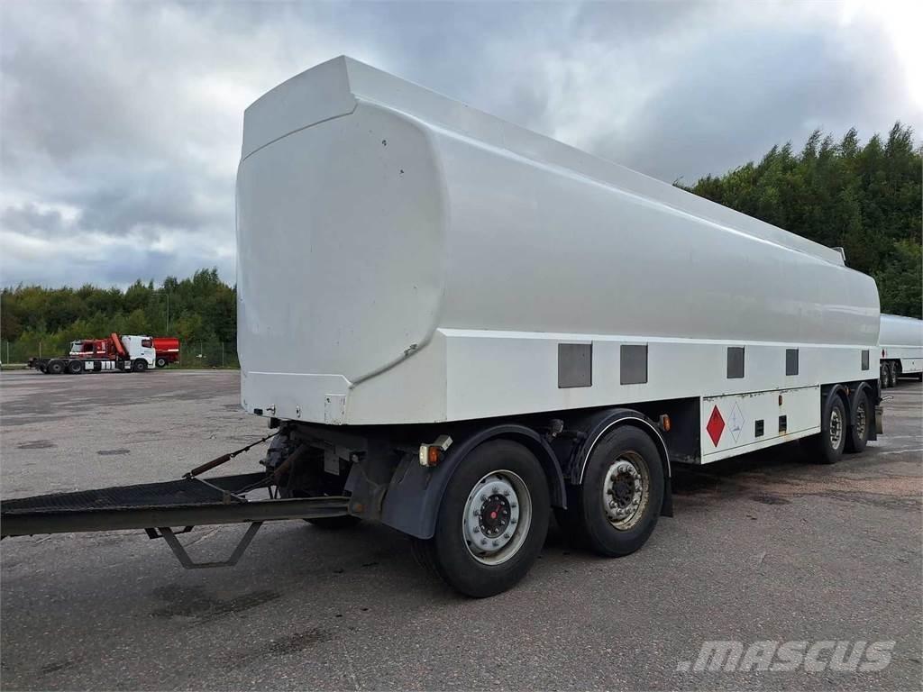  SAF/Mattila MS4 タンカートレーラー