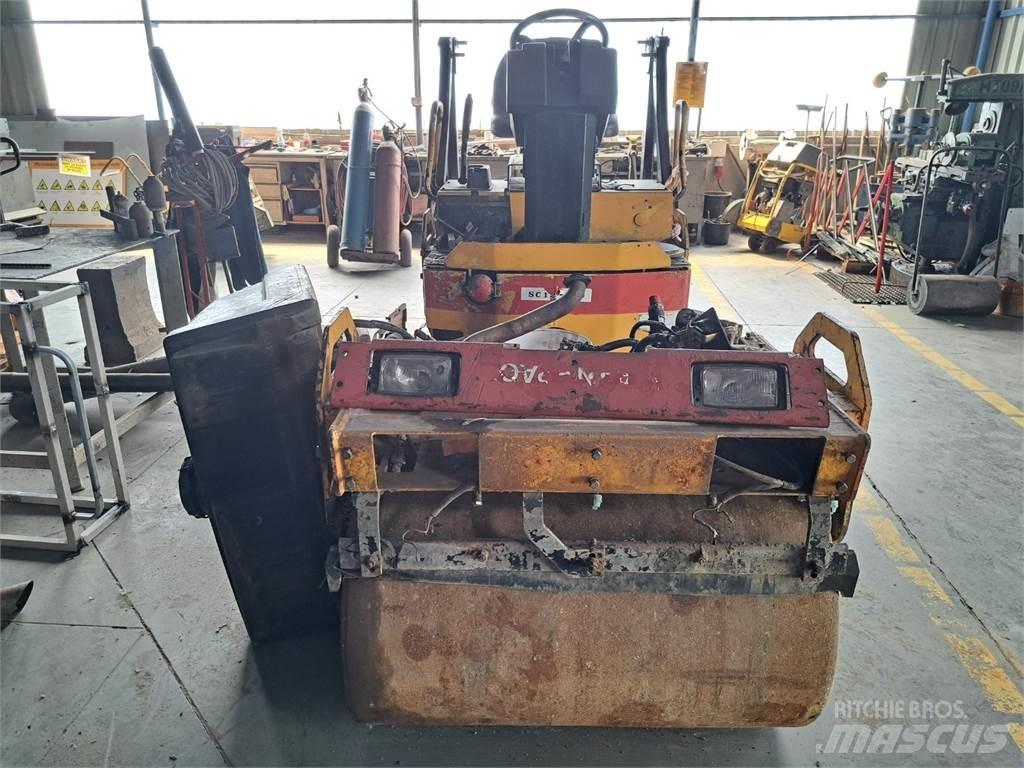Dynapac CC102 建設機械 -　その他