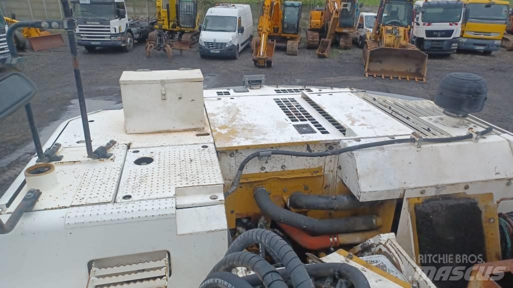 CAT 328 D L 大型油圧ショベル12t以上（パワーショベル・ユンボ）